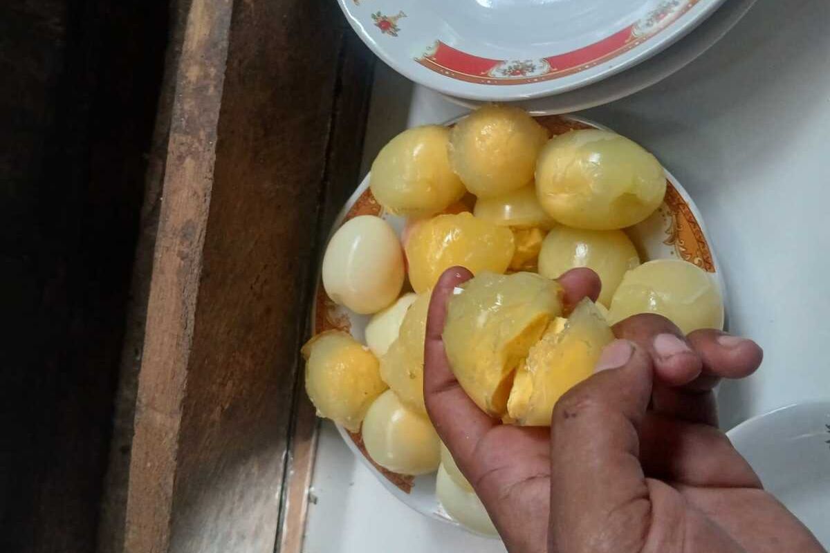Apakah Telur Aneh Bertekstur Gel di Maluku Aman Dimakan? Ini Kata Chef
