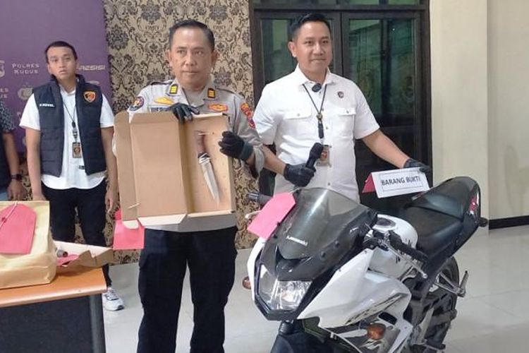 Kasus pembunuhan, Kudus, polres kudus, Pembunuhan Kakak Beradik di Kudus, kasus Pembunuhan Kakak Beradik di Kudus, Motif Pembunuhan Kakak Beradik di Kudus, Motif Pembunuhan Kakak Beradik di Kudus Terungkap: Jengkel dan Dendam Anak Diludahi Korban