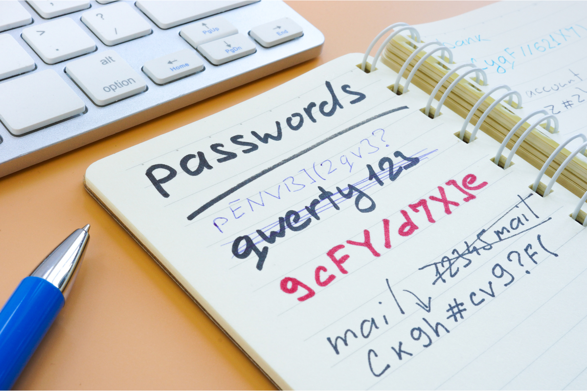 kata sandi, password, kata sandi mudah dibobol, 9 Kebiasaan Buruk yang Bikin Kata Sandi Mudah Dibobol, Menggunakan password default “admin”, Memakai “password” atau variasinya, Menggunakan angka berurutan seperti “123456”, Memakai pola keyboard “qwerty”, Menyertakan nama layanan seperti “Amazon123”, Menggunakan frasa umum seperti “Iloveyou”, Memakai nama dan tahun Lahir, Contoh “Jane1989”, Menggunakan nama klub atau tim olahraga favorit, Memilih kata kamus seperti “invalid”