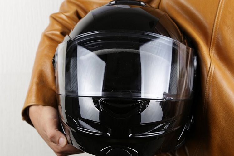 helm, otomotif, sepeda motor, tilang, kendaraan bermotor, helm motor, operasi zebra, otopedia, Helm, operasi zebra 2025, Mengenal Spesifikasi Helm SNI, kenapa Selalu Jadi Incaran Razia?