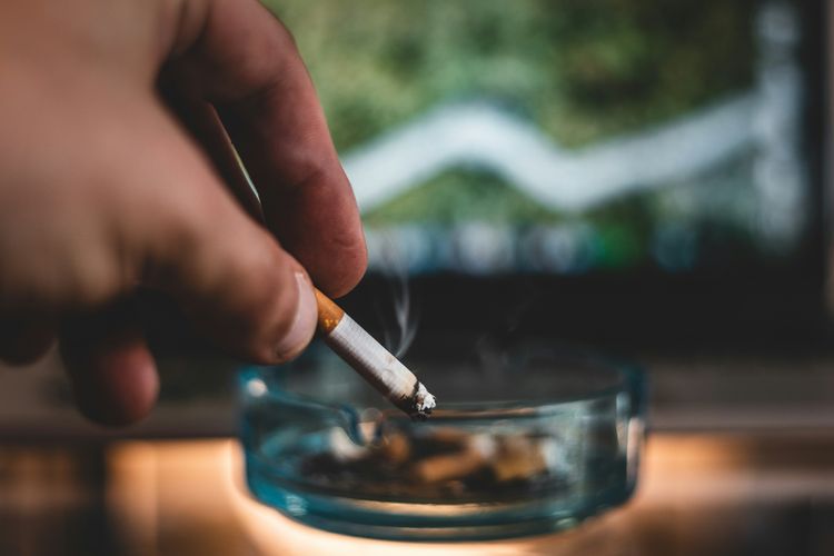 iklan rokok, iklan rokok di youtube, iklan rokok menyasar anak, Ribuan Iklan Rokok Serbu Youtube, Ruang Anak Terancam
