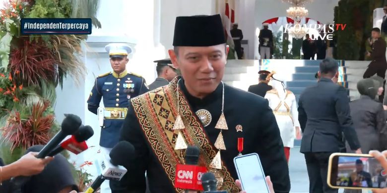 Agus Harimurti Yudhoyono, Agus Yudhoyono, istana merdeka, menko ahy, HUT ke-80 RI, upacara hut ri ke 80, upacara 17 agustus 2025, upacara kemerdekaan indonesia, Menko Agus Harimurti Yudhohono Pakai Baju Adat Aceh Ulee Balang Saat Upacara HUT Ke-80 RI