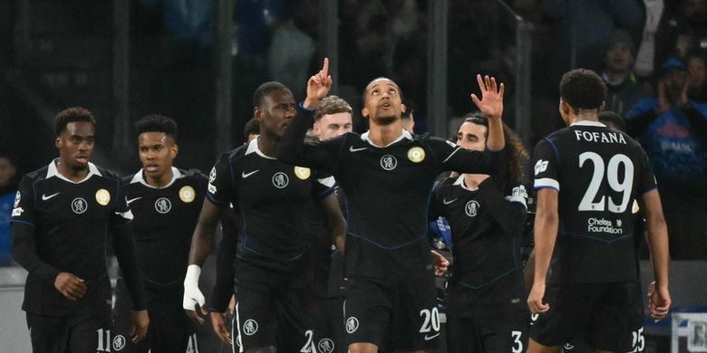 Liga Champions, Napoli, Chelsea, Napoli vs Chelsea, Enzo Fernandez, Rasmus Hojlund, Joao Pedro, Liga Champions 2025-2026, Liam Rosenior, Skor Napoli Vs Chelsea 2-3, Liam Rosenior: Jamie Gittens Buat Perbedaan