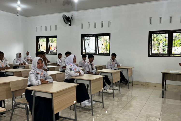 prabowo subianto, kementerian panrb, Presiden Prabowo, Sekolah Rakyat, guru sekolah rakyat, Presiden Prabowo Beri Pesan Khusus untuk Guru Sekolah Rakyat, Tiga Pola Pikir Guru Sekolah Rakyat, Guru Sebagai Birokrat Masa Kini, Peran Kementerian PANRB dalam Sekolah Rakyat, Program Prioritas Presiden