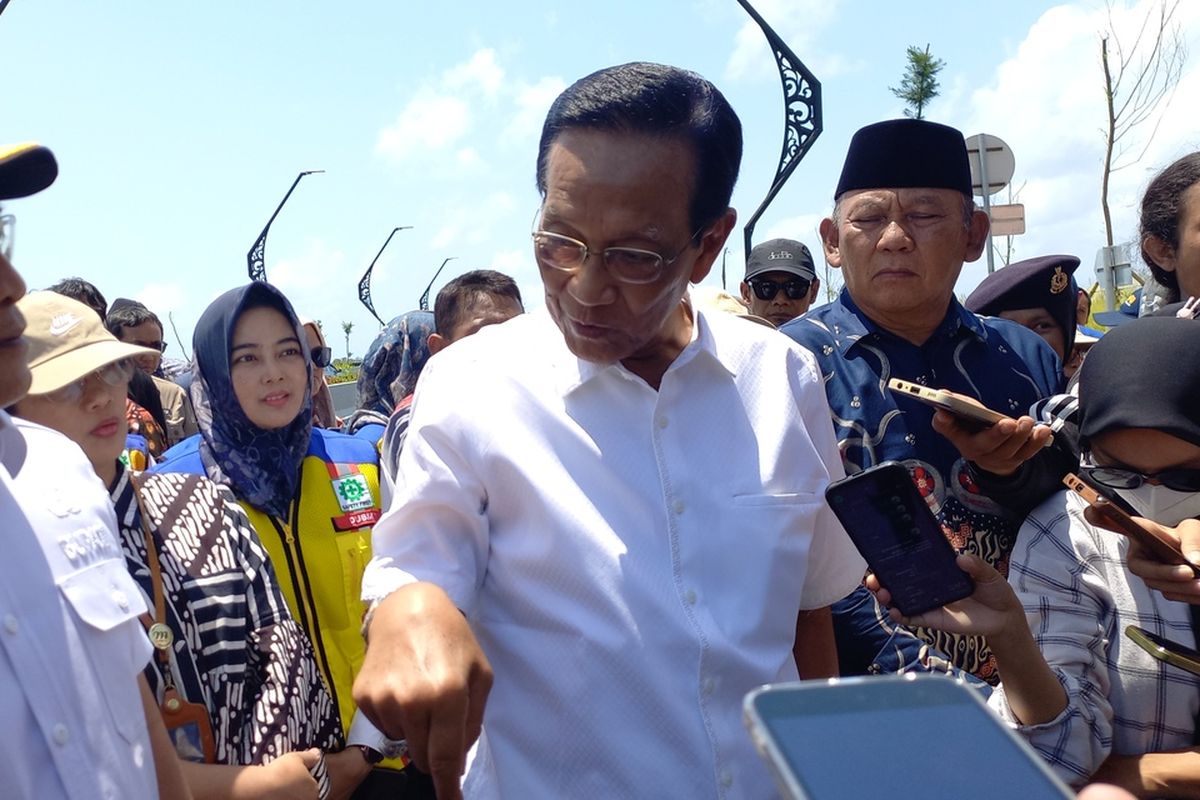 patwal, sultan HB X, Tot Tot Wuk Wuk, Tanpa Patwal, Mobil Sultan HB X Disalip Iring-Iringan ‘Tot Tot Wuk Wuk’ di DIY, Dikonfirmasi Milik Sultan HB X, Mendampingi AHY di Bantul dan Gunungkidul, Sultan Jarang Gunakan Patwal, Gerakan “Stop Tot Tot Wuk Wuk” dan Respons Polri