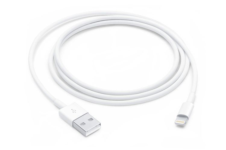 charger, pengisi daya, charger HP, membiarkan charger tercolok, Benarkah Membiarkan Charger Tercolok Bikin Tagihan Listrik Bengkak? Ini Kata Ahli, Charger Tetap Konsumsi Daya Meski Tidak Dipakai, Risiko Charger Dibiarkan Tercolok, Dampak Jangka Panjang pada Perangkat, Ilustrasi Hemat Biaya Jika Charger Dicabut, Cara Praktis Menghemat Listrik dari Charger