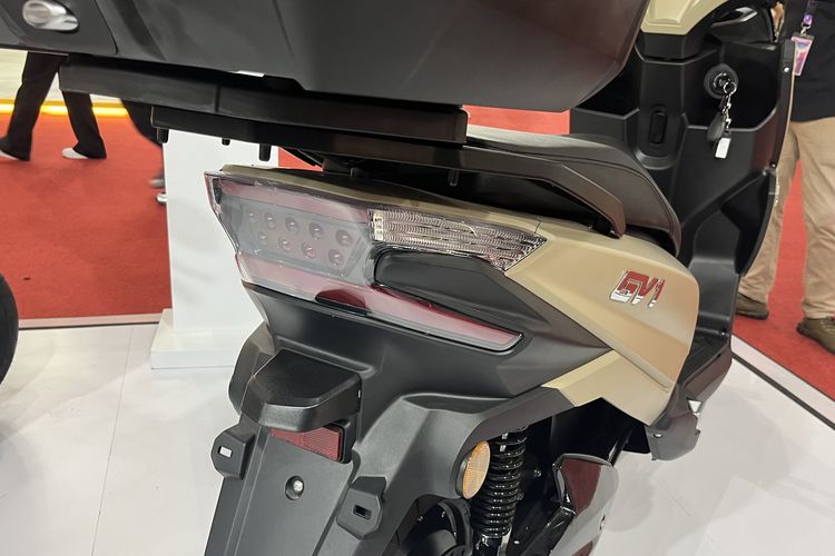 Motor listrik, Jakarta Fair 2025, motor listrik, fitur canggih, jakarta fair 2025, Gesits GV1, Review Gesits GV1: Spek dan Fitur Unggulan Motor Listrik Terbaru
