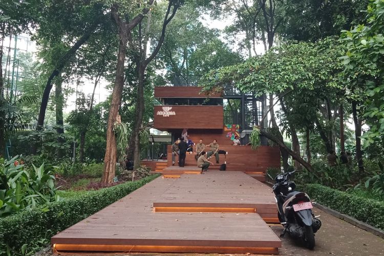 arborea cafe jakarta, sejarah  Arborea Cafe Jakarta, menu arborea cafe jakarta, Arborea Cafe Jakarta  dibakar saat demo, Arborea Cafe Jakarta dijarah, Cerita Arborea Cafe Jakarta, Ludes Kena Jarah dan Dibakar saat Demo, Kronologi Arborea Cafe Jakarta dibakar saat demo,  Arborea Cafe Jakarta siap bangkit, Hal baru di Arborea Cafe Jakarta, Awal mula Arborea Cafe Jakarta berdiri