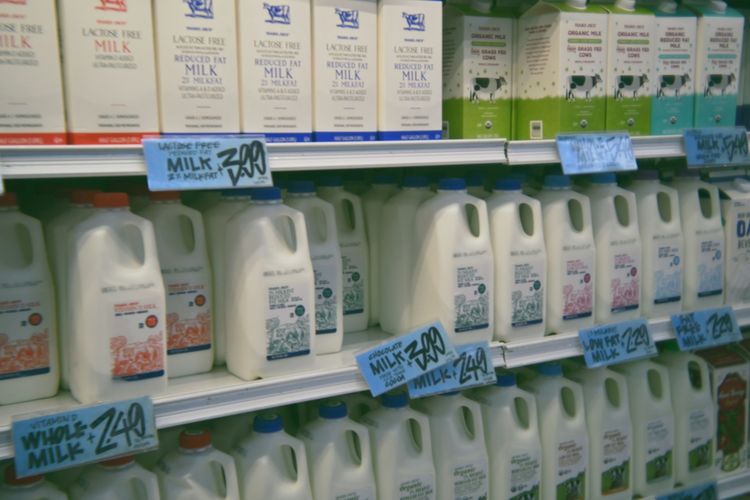 susu kemasan, fresh milk, laktosa, Cara Pilih Susu Kemasan Berkualitas Menurut Ahli, Awas Ketipu Komposisinya
