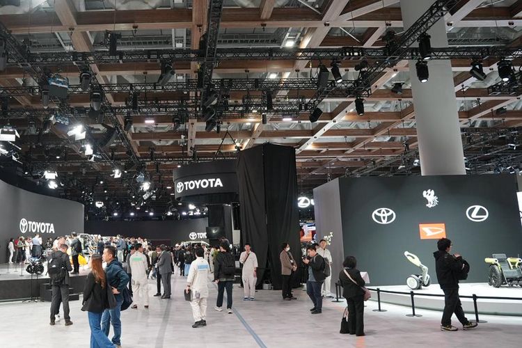 otomotif, Toyota Motor Corporation, Toyota, industri otomotif, mobil listrik, kendaraan listrik, Japan Mobility Show 2025, JMS 2025, Alasan Toyota Pertahankan Multi-Pathway di Tengah Arus Mobil Listrik
