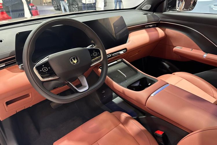 CS55 Plus HEV, SUV hybrid, Changan, BlueCore HEV, Ulik Spesifikasi Changan CS55 Plus HEV, Cocok Masuk ke Indonesia?, Desain Eksterior: Agresif dan Futuristis, Interior: Nyaman dengan Sentuhan Teknologi, Performa Mesin: Efisiensi Bertemu Tenaga, Fitur Keselamatan dan ADAS, Kesimpulan