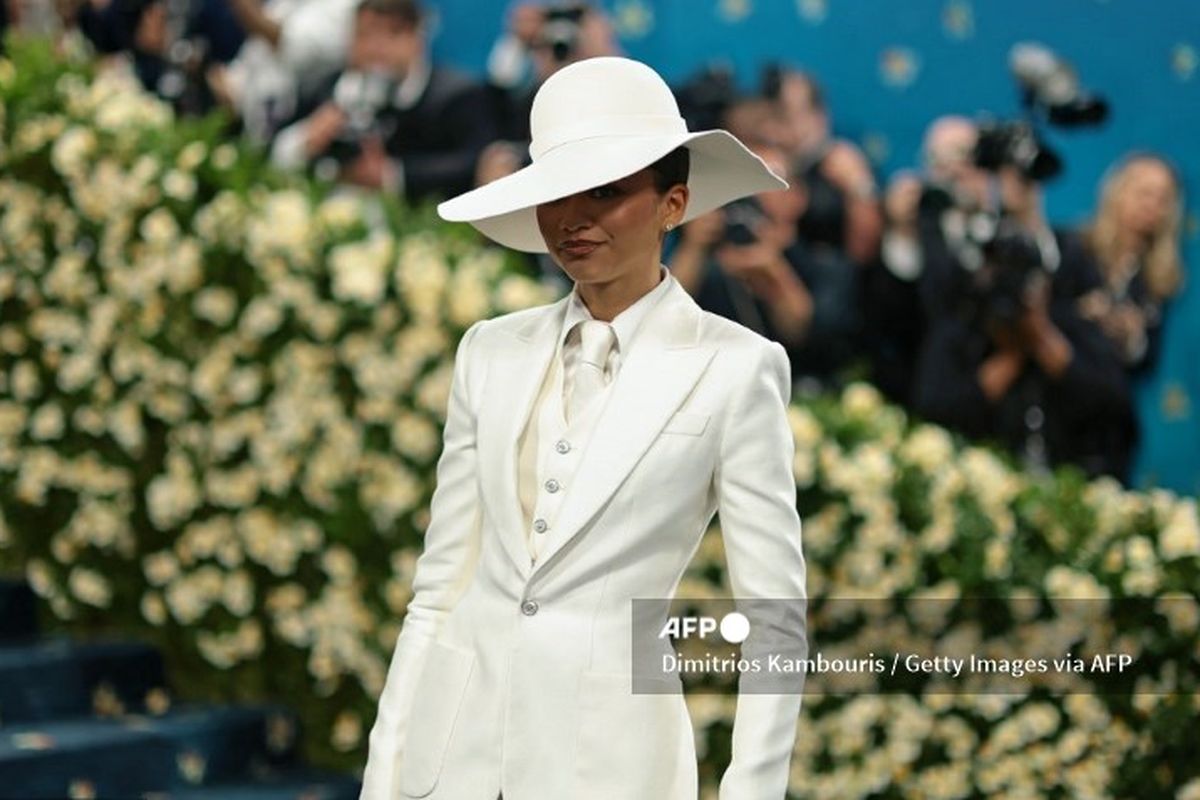 Met Gala, Met Gala 2025, Gaya Selebritis Terbaik di Met Gala 2025, met gala 2025, Red Carpet Met Gala 2025, Met Gala 2025 best dressed, gaya selebritis terbaik di met gala 2025, busana selebritis di met gala, busana terbaik met gala 2025, 11 Selebritis dengan Busana Terbaik di Met Gala 2025, Ada Zendaya hingga Rihanna, 1. Diana Ross, 2. Zendaya, 3. Doechii, 4. Jennie BLACKPINK, 5. Gigi Hadid, 6. Dua Lipa, 7. Sofia Richie Grainge, 8. Bad Bunny, 9. Monica Barbaro, 10. Rihanna, 11. Kendall Jenner