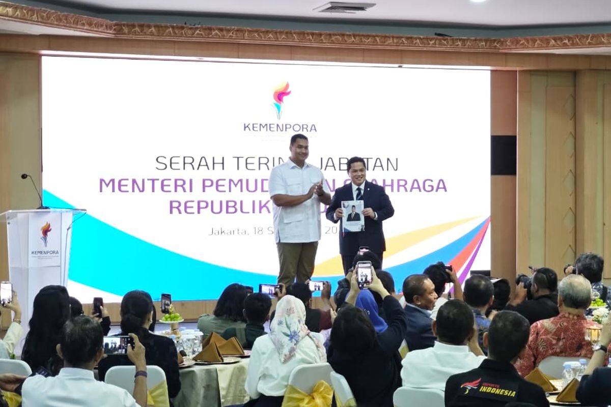 Roy Suryo, menpora dito ariotedjo, roy suryo ijazah palsu, menpora erick thohir, Sertijab Menpora, Dito Ariotedjo Berkelakar: Ijazah Erick Thohir Aman Kan, Pak Roy Suryo?