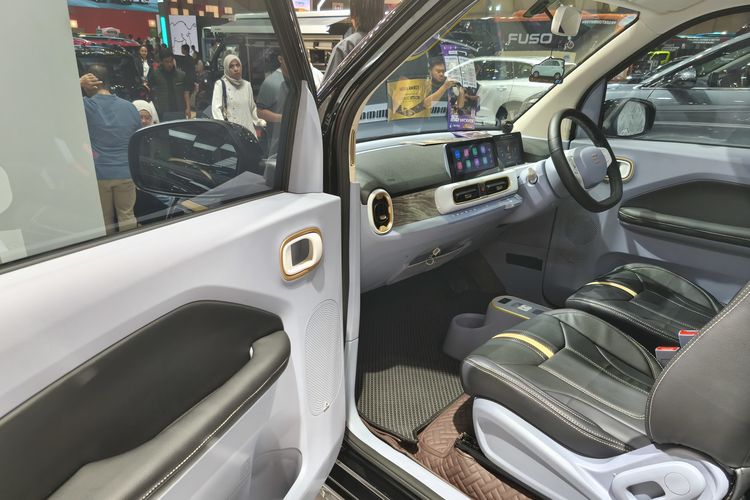 Mobil listrik, Seres Black Edition, mobil listrik, GIIAS 2025, subsidi Rp 51 juta, Seres Black Edition: Mobil Listrik dengan Subsidi Rp 51 Juta