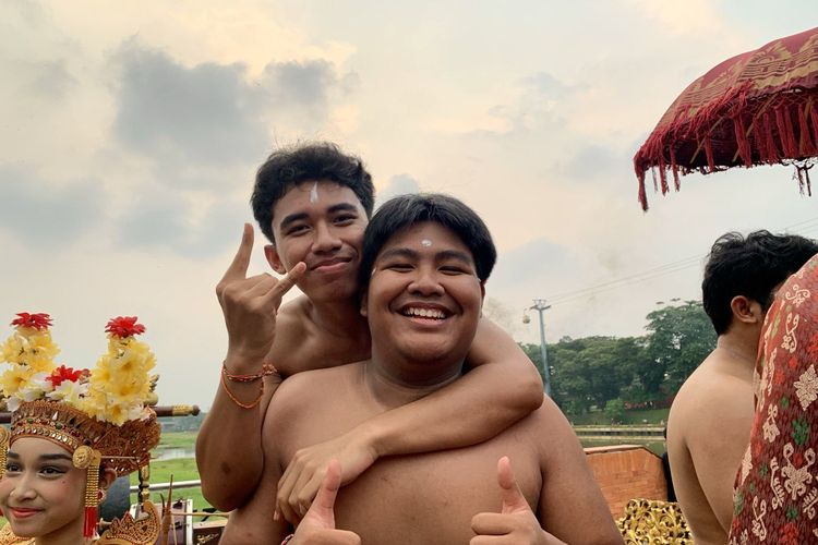 tari kecak di Taman Mini Indonesia Indah, tari kecak TMII, tari kecak di taman mini indonesia indah, tari kecak tmii, potret tari kecak di taman mini indonesia indah, jadwal tari kecak di taman mini indonesia indah, BERITA FOTO: Potret Tari Kecak Taman Mini yang Padat Penonton