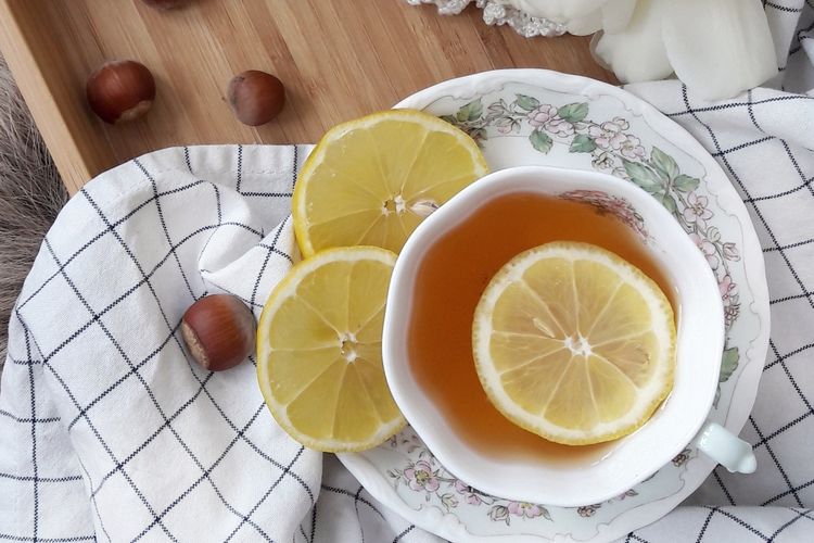 jenis teh untuk meredakan flu, apakah flu boleh minum teh, Apakah teh hijau bisa menyembuhkan flu, kapan waktu minum teh saat flu, Jenis-Jenis Teh Pereda Pilek, Coba Seduh dan Tambahkan Madu, Kapan waktu minum teh yang tepat?, Jenis teh untuk meredakan pilek, 1. Teh lemon, 2. Teh hijau, 3. Teh herbal campur madu