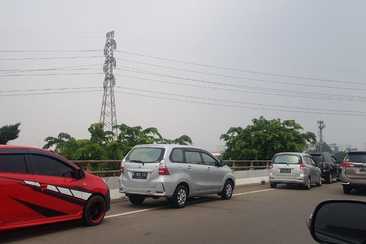 jalan tol, bahu jalan tol, berhenti di bahu jalan tol, Sering Terjadi Saat Mudik, Ini Risiko Berhenti di Bahu Jalan Tol
