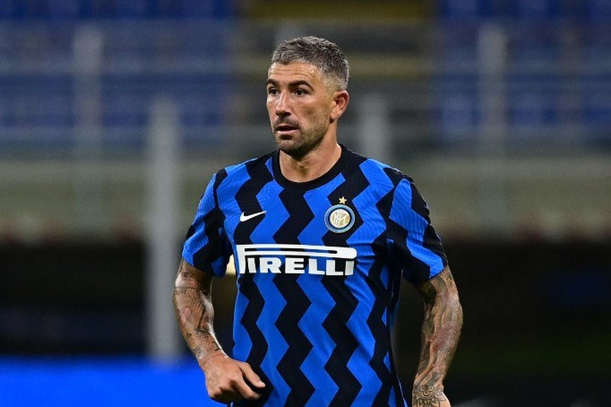 Inter Milan, Aleksandar Kolarov, Serie A, liga italia, Christian Chivu, Chivu Resmi Jadi Pelatih Inter Milan, Pemilik Kaki Kiri Roket Jadi Asisten