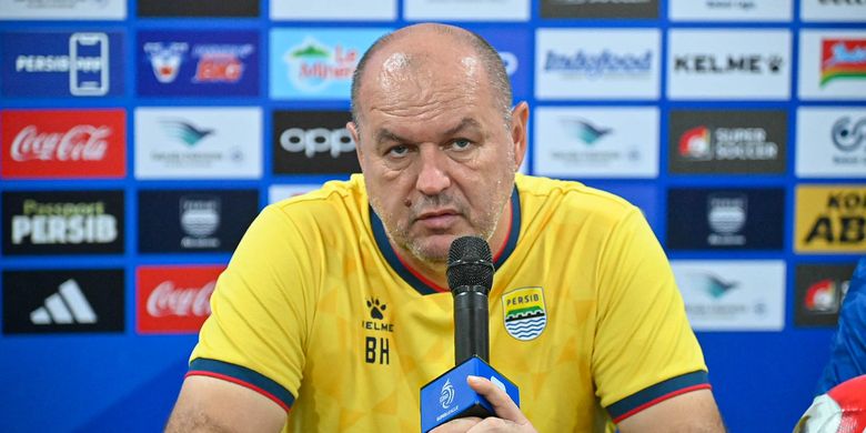 Persib, Semen Padang, Bojan Hodak, Patricio Matricardi, Frans Putros, Luciano Guaycochea, Persib Bandung Bidik Poin Penuh di Padang demi Jaga Jarak dari Borneo FC