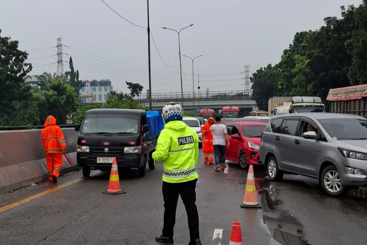 contraflow, Kemenhub, Lalu Lintas, Rekayasa lalu lintas, Contraflow Jelang Nataru 2025/26 Dimulai Hari Ini, Catat Waktunya