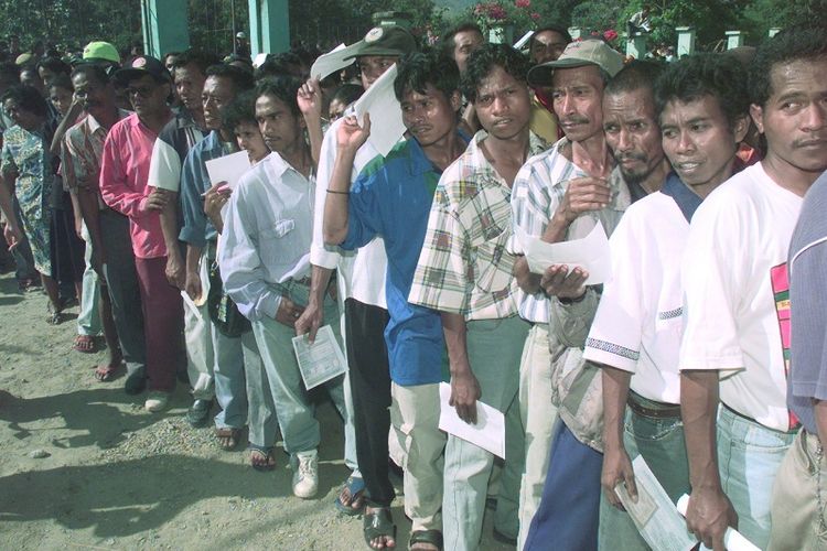 Timor Leste, Timor Timur, sejarah timor leste, timor timur di Indonesia, timor timur lepas dari indonesia, kemerdekaan timor leste, kemerdekaan timor leste dari indonesia, kemerdekaan timor leste tahun berapa, jajahan Portugal, invasi Indonesia, invasi indonesia ke timor leste, referendum Timor Timur, Republik Demokratik Timor Leste, Apakah Timor Leste Dulunya Termasuk Indonesia? Ini Sejarah Lengkapnya hingga Merdeka, Masa Awal: Pengaruh Kesultanan Ternate, Portugal Datang ke Timor (1515), Perebutan Pulau Timor oleh Portugal dan Belanda, Masa Pendudukan Jepang (1942–1945), Revolusi Bunga dan Awal Perubahan di Timor Portugal, Proklamasi Kemerdekaan Timor Leste oleh Fretilin (1975), Invasi Indonesia dan Integrasi Timor Timur (1975–1999), Referendum dan Jalan Menuju Kemerdekaan (1999–2002), Setelah Merdeka, Pernah Menjadi Bagian dari Indonesia, Kini Negara Merdeka