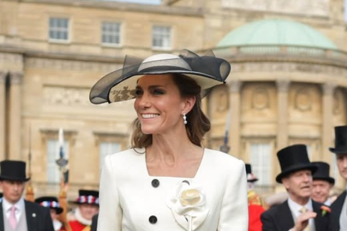 polkadot, tampilan, Hadiri Pesta Kebun, Kate Middleton Tampil Elegan dalam Rok Polkadot