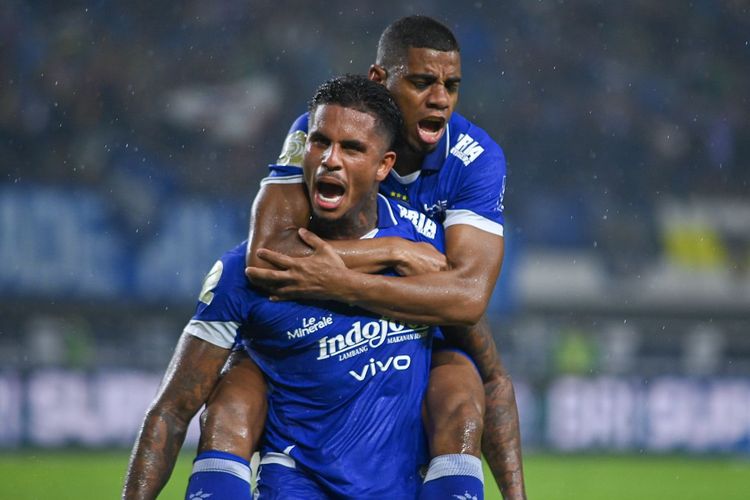 Persib Bandung, Beckham Putra, Thom Haye, Ramon Tanque, Timnas Indonesia, Berita Foto, Persib Bandung vs Borneo FC, Borneo FC Samarinda, BERITA FOTO Insiden Thom Haye dan Beckham Saat Persib Vs Borneo FC