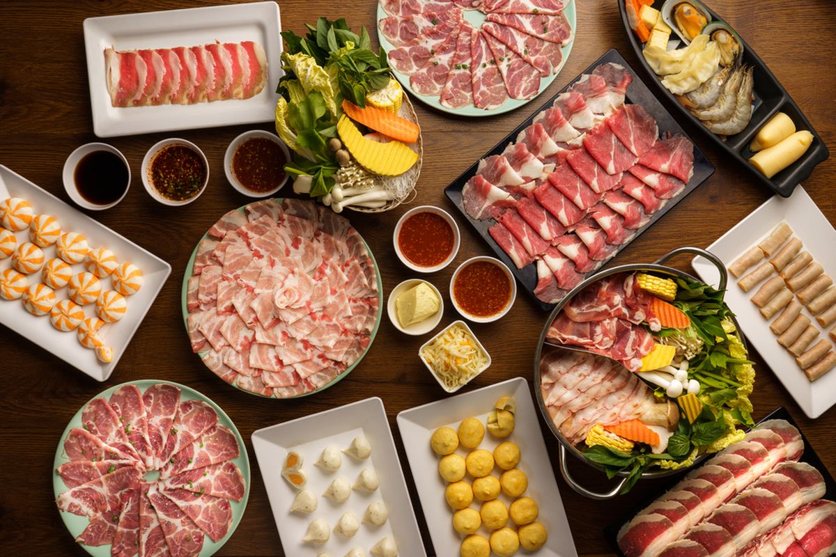 Jangan Kalap Makan All You Can Eat Saat Lebaran, Waspadai Bahaya Serius pada Lambung, Batas Fisiologis Lambung Manusia, Risiko Dilatasi dan Gangguan Katup Lambung, Jangan Abaikan Rasa Begah, Menikmati Makanan dengan Bijak