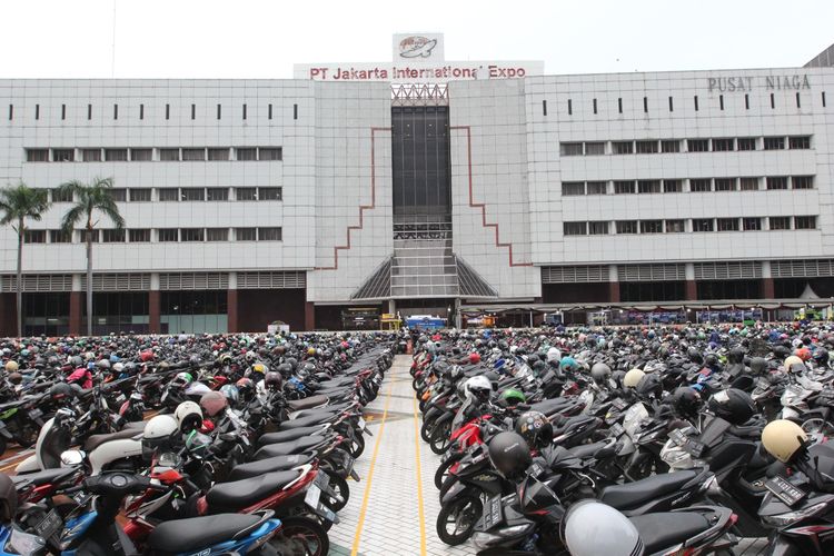 jakarta fair 2025 harga tiket, lokasi parkir jakarta fair 2025, tarif parkir kendaraan jakarta fair 2025, akses jakarta fair 2025, akses dan parkir prj 2025, Akses Loket Masuk dan Tarif Parkir Kendaraan Pribadi Jakarta Fair 2025