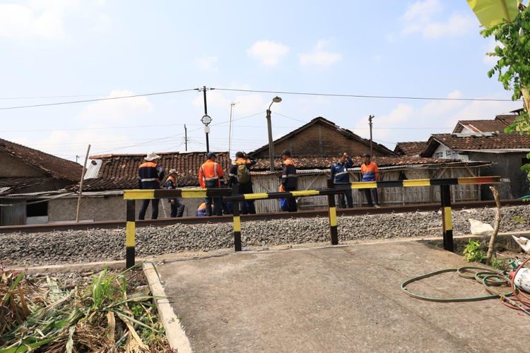 perlintasan liar, Daop 6 Yogyakarta, Kereta Api, KAI Tutup 41 Perlintasan Liar di Yogyakarta dan Solo, Ini Daerah Terbanyak