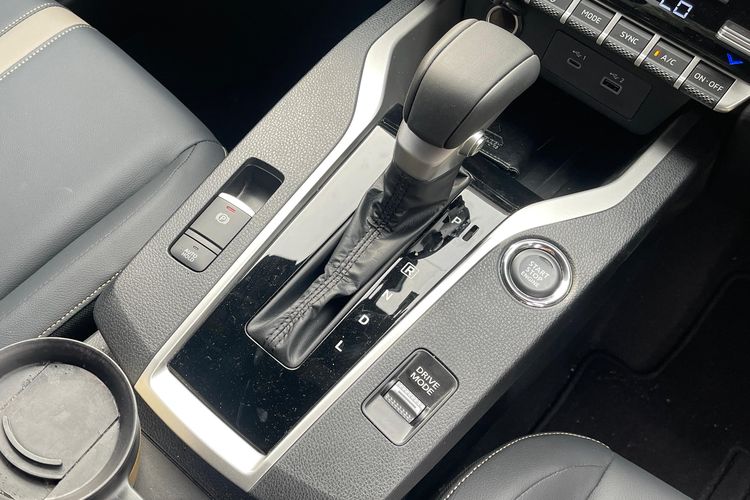 Manual, Irit Bahan Bakar, Harga Motor Trail, Auto Hold, Harga Motor Listrik, irit bahan bakar, Populer Otomotif, manual, artikel terpopuler, harga motor listrik, auto hold, Mobil matik, Chery Group, Mobil Matik vs Manual, Pakai Auto Hold Saat Tuas Transmisi di Posisi D