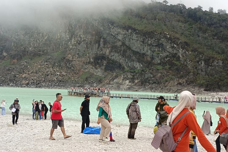 wisata Bandung, wisata bandung, tempat wisata di Bandung, Tempat Wisata Bandung, 10 Tempat Wisata Bandung dengan Nuansa Alam, Pas untuk Libur Panjang, 1. Orchid Forest Lembang, 2. Zona 235 Cikole, 3. Grafika Cikole, 4. Dago Dreampark, 5. Happy Farm Ciwidey, 6. Ranca Upas Ciwidey, 7. Perkebunan Teh Rancabali, 8. Ecopark Curug Tilu, 9. Kawah Putih Ciwidey, 10. Wayang Windu Panenjoan