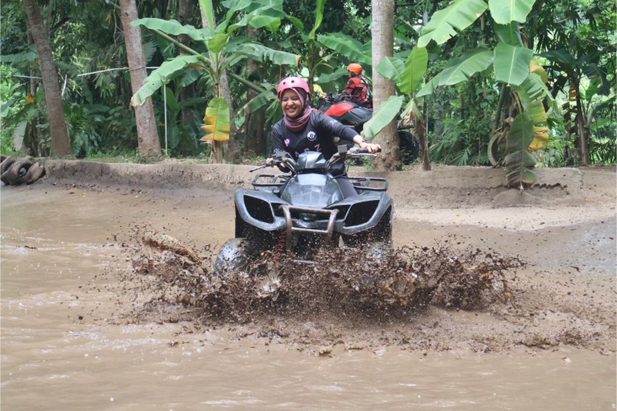 travel, Ubud, Petualangan, wisata, ATV Bali, Jelajah Hutan, Terowongan Alami, hingga Air Terjun Bersama ATV Bali Quad Bike, Jalur ramah lingkungan dan penuh variasi, Pengalaman di medan off-road Ubud, Tip main ATV di Ubud, Petualangan yang menyatu dengan alam dan budaya
