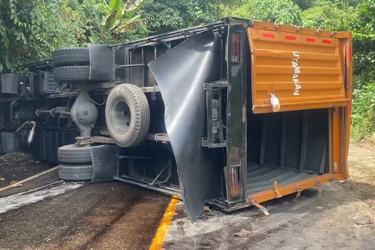 rem blong, engine brake, rem tangan, Rem tangan, sopir truk, Kesalahan Umum Sopir Truk dalam Mengoperasikan Rem