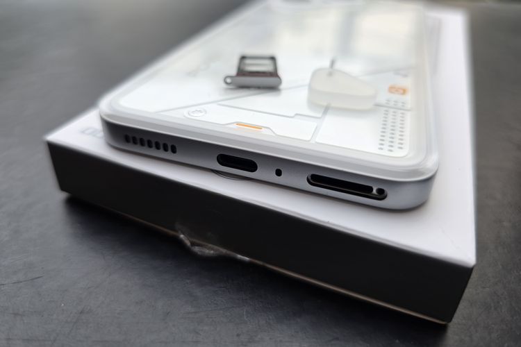 Smartphone, kamera, spesifikasi, chipset, mitos, layanan purna jual, fakta seputar smartphone, 5 Mitos Smartphone yang Masih Banyak Dipercaya di 2025, 1. RAM lebih besar berarti ponsel lebih cepat, 2. Wajib pakai smartphone dengan chipset kelas atas, 3. Kamera banyak, resolusi tinggi = foto bagus, 4. Spesifikasi tinggi selalu memberikan pengalaman terbaik, 5. Setelah membeli ponsel, urusan selesai