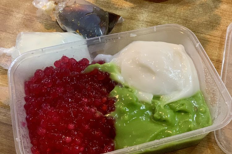 Takjil, Berburu Takjil di Benhil, Merayakan Kebersamaan lewat Kuliner Unik Berbagai Daerah