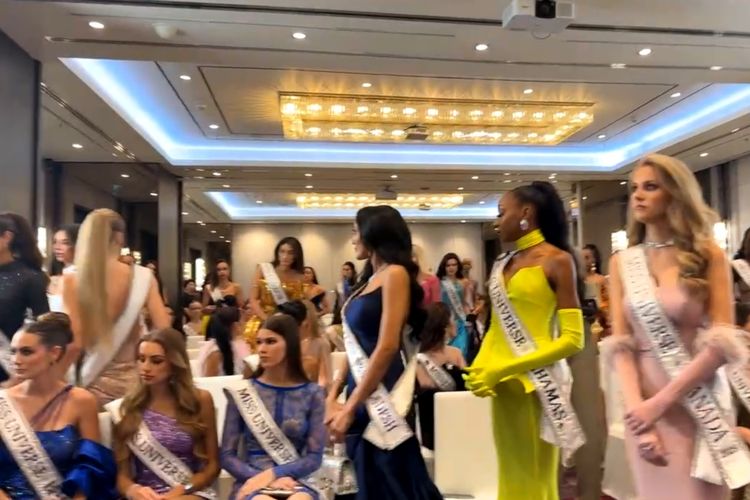 Miss Universe, Miss Universe 2025, miss universe 2025, Nawat Itsaragrisil, nawat itsaragrisil miss universe, fatima bosch, miss mexico, pageant drama, miss meksiko bodoh, kontroversi miss universe, Nawat Itsaragrisil Minta Maaf Soal Kontroversi Miss Universe 2025, Klaim Tidak Bilang Bodoh