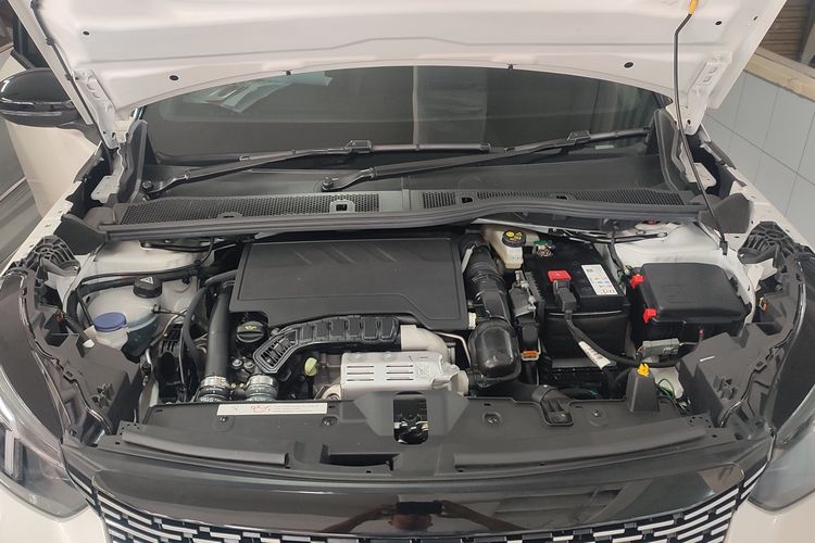 tabrakan, mobil bekas, mobil, Baut Kap Mesin dan Celah Panel, Petunjuk Mobil Bekas Tabrakan