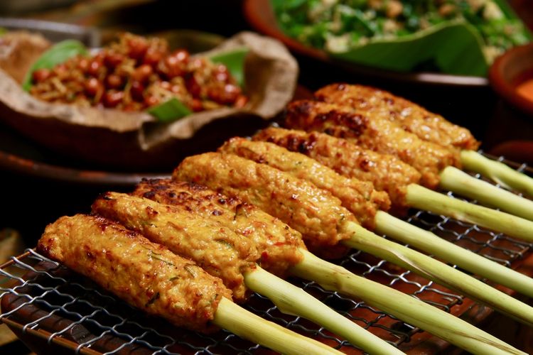 kuliner halal, makanan khas Bali, kuliner Bali, 7 Rekomendasi Makanan Khas Bali yang Halal dengan Bumbu Melimpah