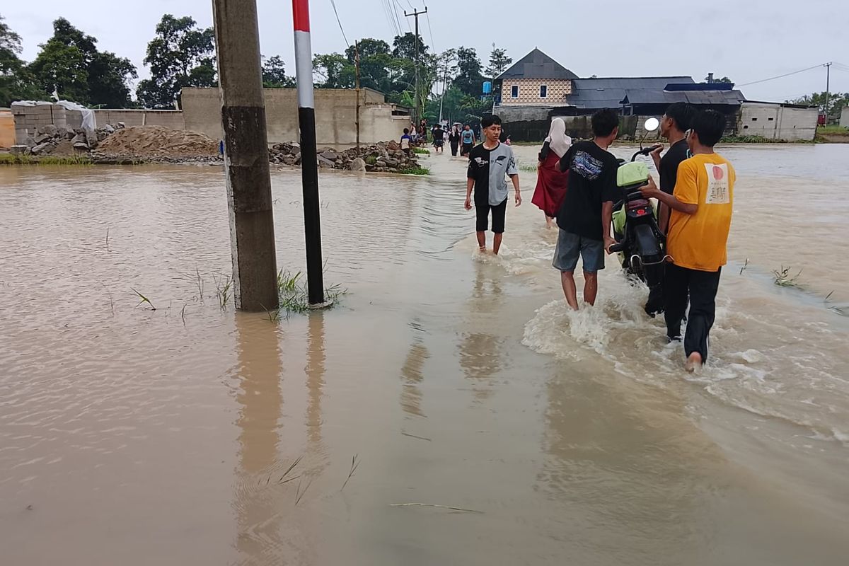 BNPB, cuaca ekstrem, Cuaca Ekstrem 21–22 Januari 2026 Berdampak Bencana, BNPB Catat Banjir hingga Longsor di Banten