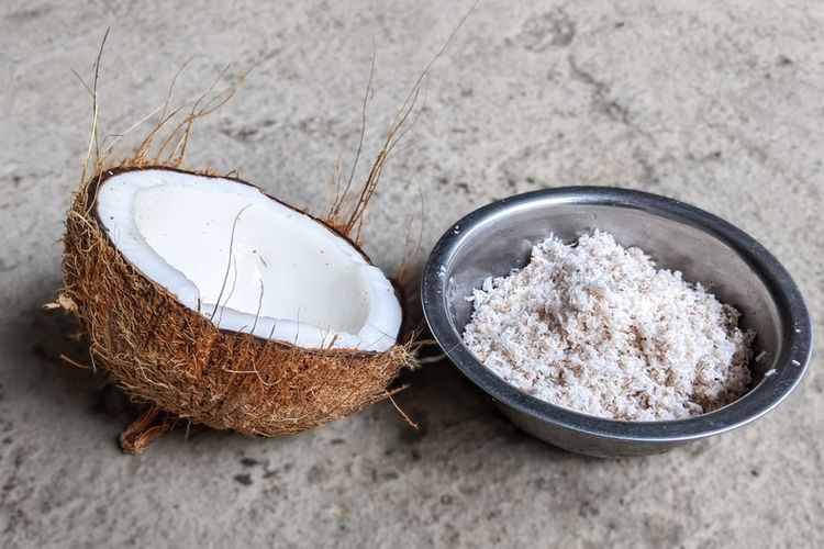 jenis kelapa untuk santan, cara memilih kelapa untuk santan, pilih kelapa untuk santan, cara pilih kelapa untuk santan, kelapa untuk santan tua atau muda, 7 Tips Pilih Kelapa untuk Santan, Lihat Teksturnya, 1. Pilih kelapa sesuai kebutuhan, 2. Perhatikan suara, 3. Perhatikan tekstur, 4. Cek kondisi serabut, 5. Lihat tekstur daging kelapa, 6. Pilih kelapa parut yang bersih, 7. Cara mengatur kekentalan santan