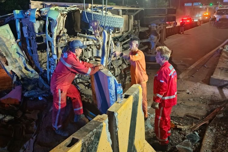 truk ODOL, Truk ODOL, truk odol di jalan tol, Penertiban truk ODOL, Urgensi Penertiban Truk ODOL di Indonesia