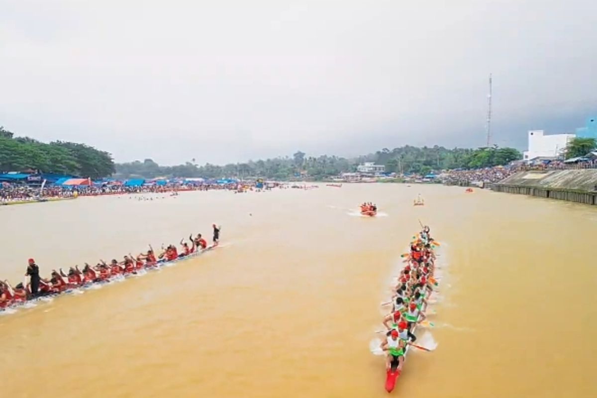 Festival Pacu Jalur, Pacu Jalur, Festival Pacu Jalur 2025, pacu jalur, Pacu jalur, lokasi festival pacu jalur, jadwal festival pacu jalur 2025, Festival Pacu Jalur 2025 Digelar Agustus, tapi Belum Ada Hotel Berbintang di Sekitarnya