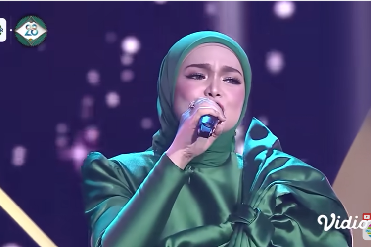 Malaysia, viral, Siti Nurhaliza, penyanyi Malaysia, Viral Pria Bangun dari Koma Usai Dengar Suara Siti Nurhaliza, Ini Kisah Lengkapnya, Pingsan di Pantai dan Sempat Koma 5 Hari, Pesan Suara dari Siti Nurhaliza yang Mengubah Segalanya, Kembali Pulih Setelah 20 Hari, Respons Netizen: “Suara Dato’ Siti Sangat Berarti”