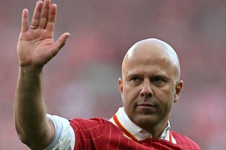 Arne Slot, Liverpool, Fans Liverpool Desak Arne Slot Dipecat, Manajemen Pilih Bersabar