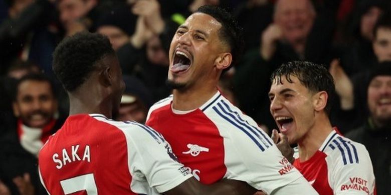 Liga Inggris, Premier League, Arsenal, Leeds United, Arsenal vs Leeds United, Bukayo Saka, Arsenal vs Leeds, skor arsenal vs leeds united, Jurrien Timber, liga inggris 2025-2026, HT Skor Arsenal Vs Leeds United 2-0, Jurrien Timber Jadi Pembeda