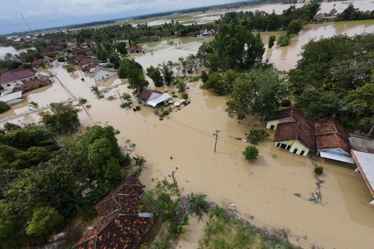 puncak musim hujan, Banjir Masih Meluas di OKI, Curah Hujan Tinggi Jadi Pemicu Utama, BPBD Ingatkan Ancaman Susulan, Mengapa potensi banjir susulan masih tinggi?, Apa imbauan pemerintah daerah kepada masyarakat?, Bagaimana kondisi infrastruktur pengendali banjir di OKI?, Apa langkah jangka menengah dan panjang yang disiapkan?