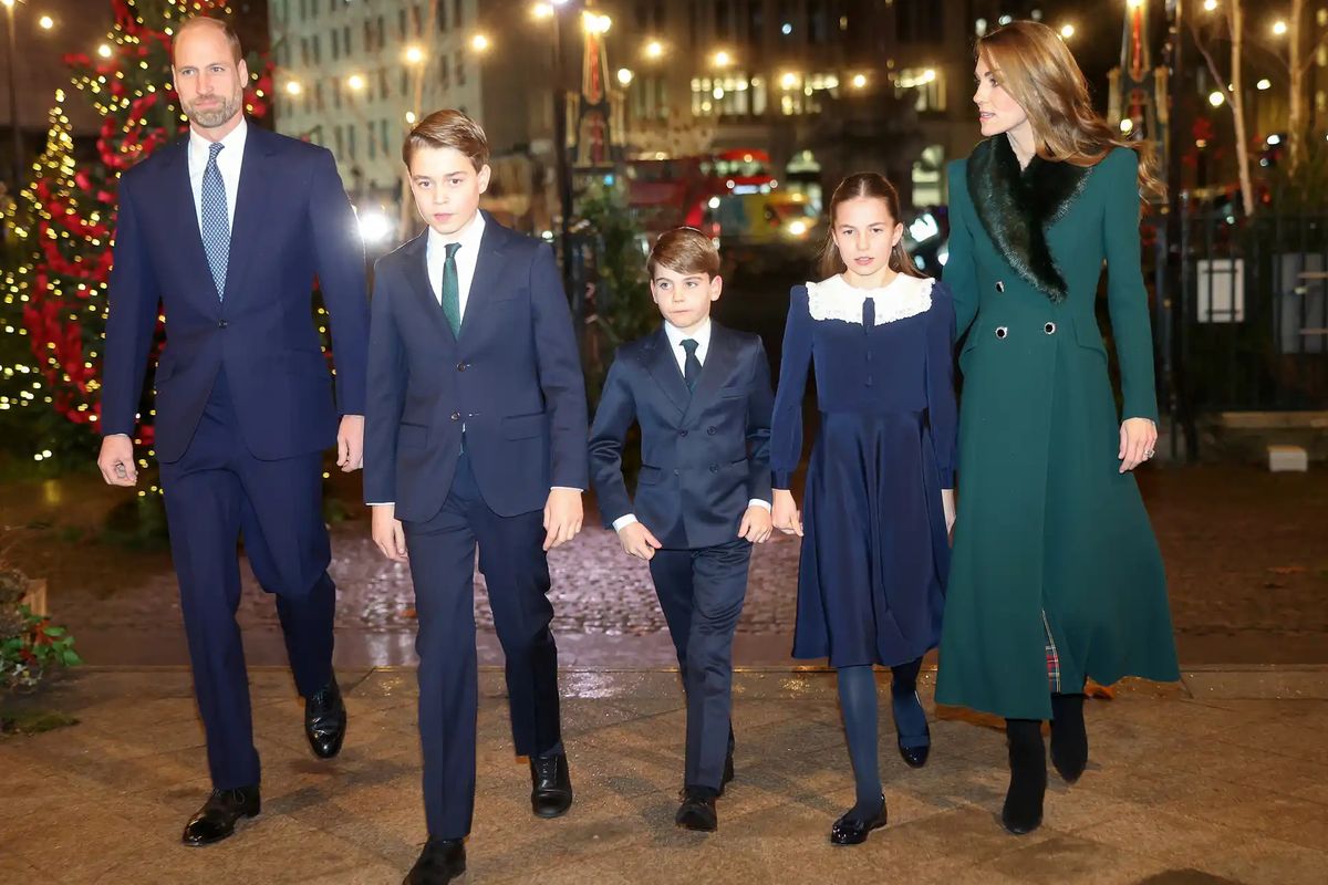 Kate Middleton, Natal, kate middleton, Kerajaan Inggris, christmas carol, tradisi Natal, Kemeriahan Natal 2025, Keluarga Kerajaan Tampil Kompak ke Gereja
