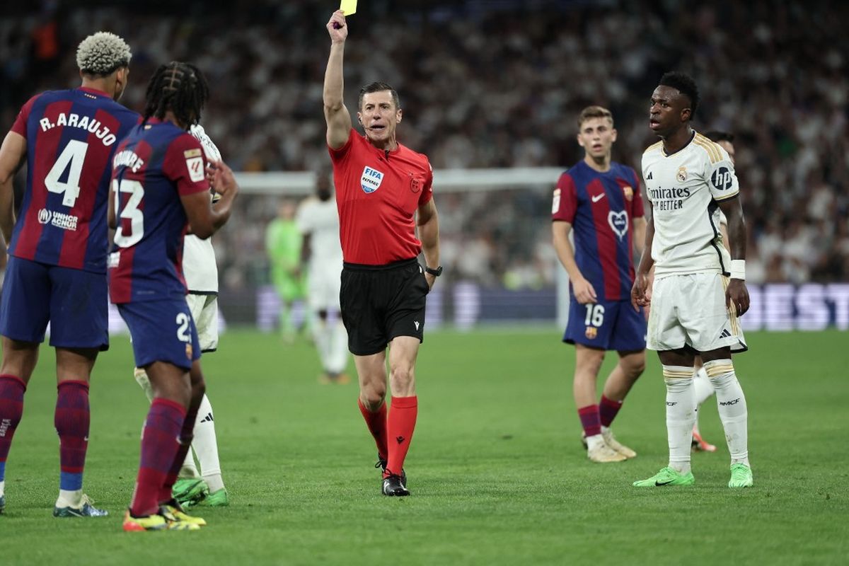 Barcelona, Real Madrid, Liga Spanyol, Link Live Streaming, Real Madrid Vs Barcelona, LaLiga, Liga Spanyol 2025-2026, Link Live Streaming Real Madrid Vs Barcelona di Liga Spanyol 2025-2026, Persaingan Ketat di Papan Atas LaLiga, Madrid Pulih, Barcelona Krisis Pemain, Prediksi Susunan Pemain Real Madrid vs Barcelona, Rekor Pertemuan Real Madrid vs Barcelona, Link Live Streaming Real Madrid vs Barcelona