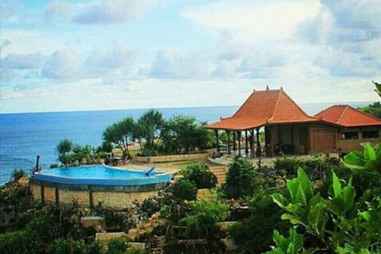 rekomendasi penginapan, Pantai, Gunung Kidul, 7 Rekomendasi Penginapan di Pinggiran Pantai Gunung Kidul Yogyakarta, 1. Queen of the South Resort, 2. Inessya Resort, 4. Drini Hills, 5. Kaloka @ Drini Estetik, 7. Acala Ayu